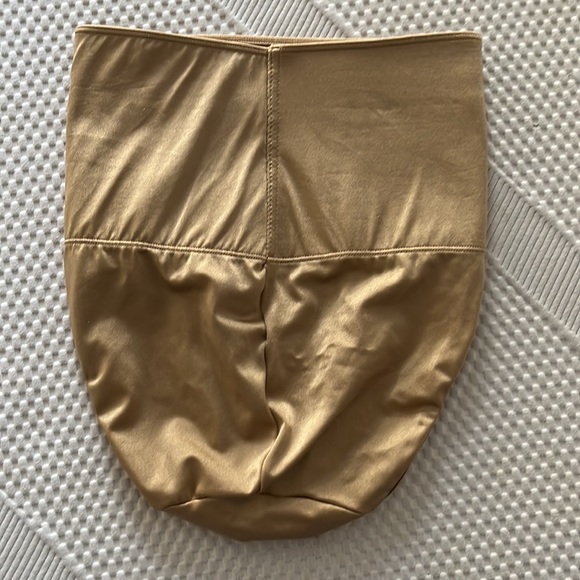 Shapewear bottom control - Picture 3 of 5